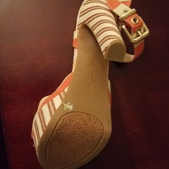 Jessica Simpson 6 1/2 platform heel - Picture 3 of 5